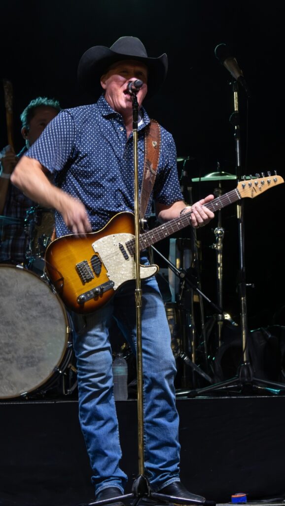 Kevin Fowler at Mustang Lounge